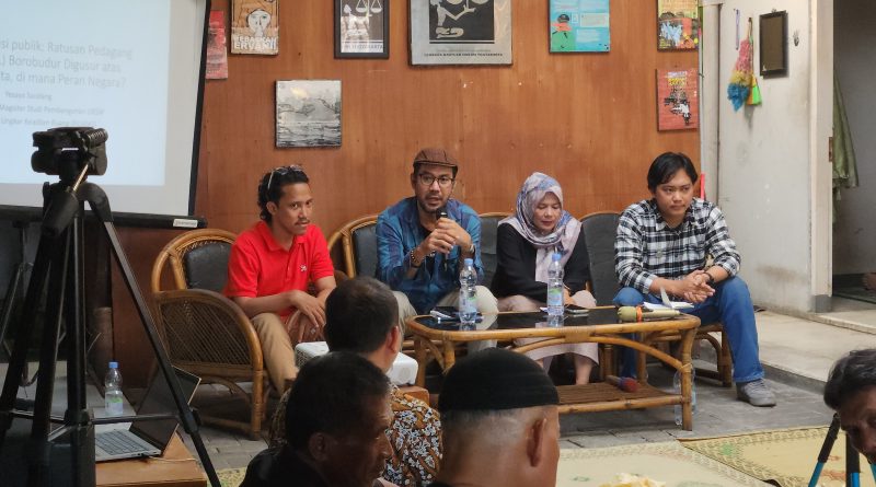 Foto suasana diskusi tentang persoalan PKL Borobur yang akan digusur