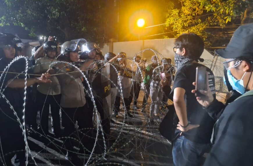 Unjuk Rasa Masyarakat di Mapolda DIY Berakhir dengan Intimidasi dan Penangkapan